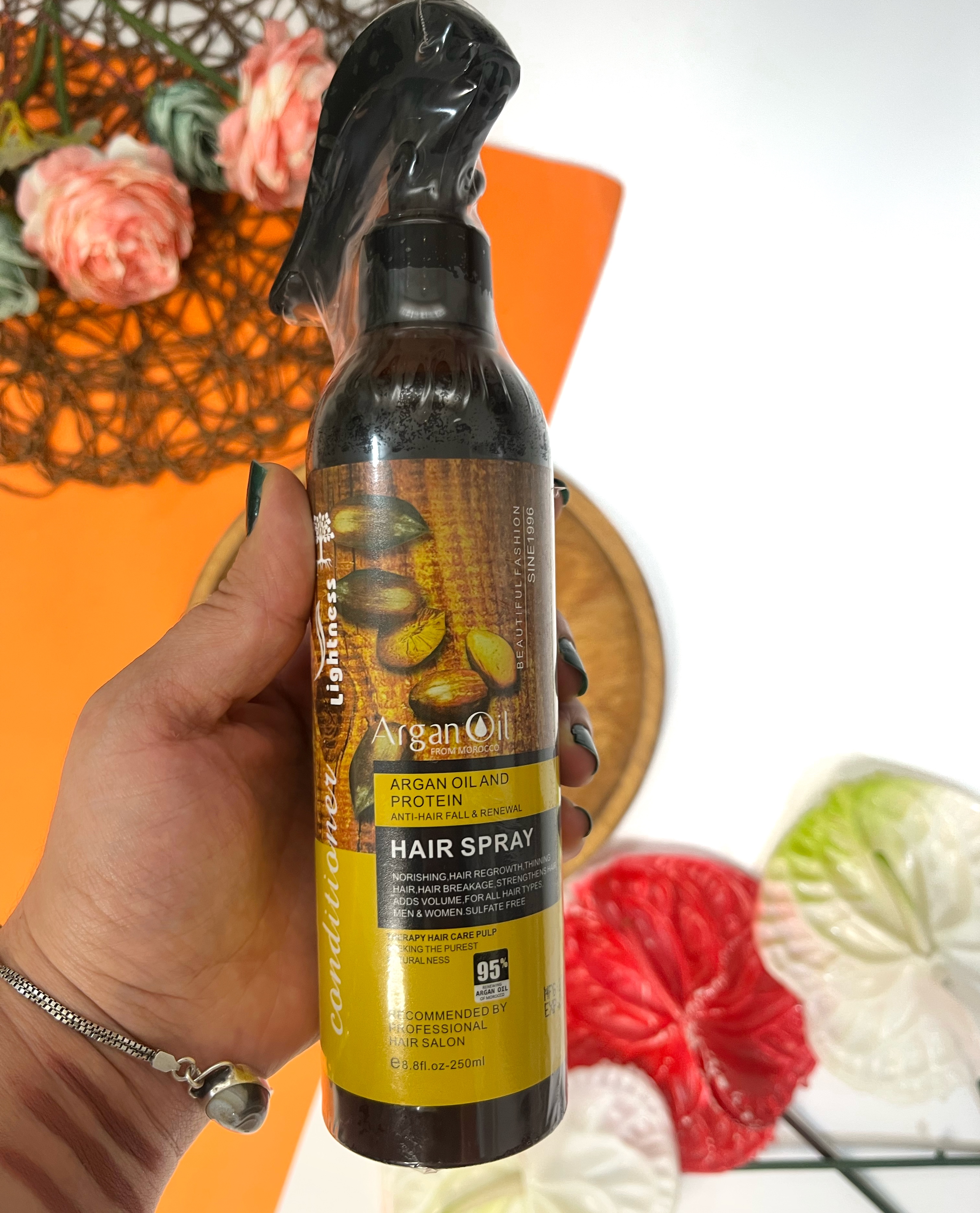 اسپری مو لایتنس مدل Argan مناسب برای انواع مو حجم 250 میلی لیتر